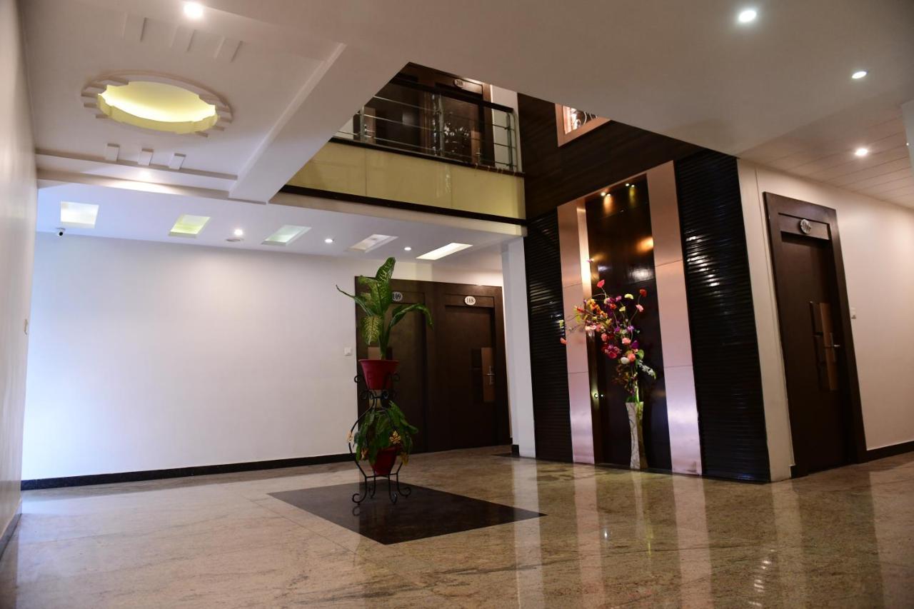 Hotel Ravisha Continental Prayagraj Extérieur photo