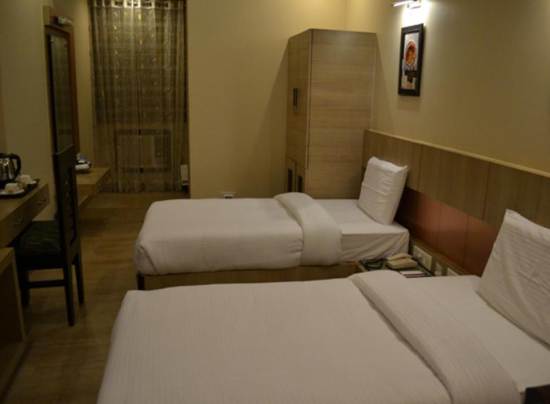 Hotel Ravisha Continental Prayagraj Chambre photo